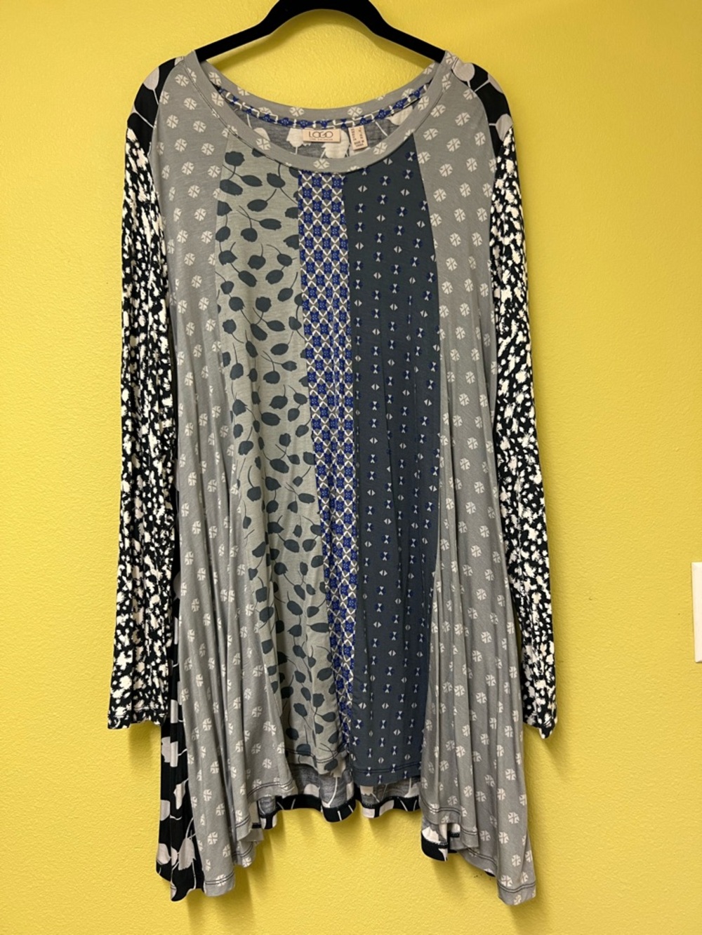 LOGO by Lori Goldstein Blue & Gray Mixed-Print Long Sleeve Tunic